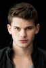 jeremy irvine resim 5